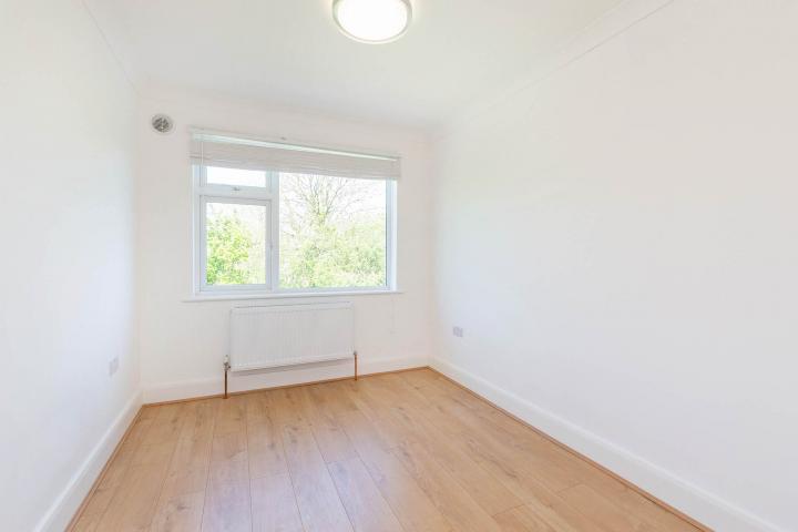 Newly Renovated Property Park Chase, Wembley